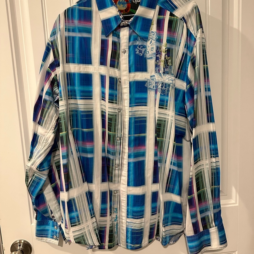 A sharp looking RG shirt- with silver buttons